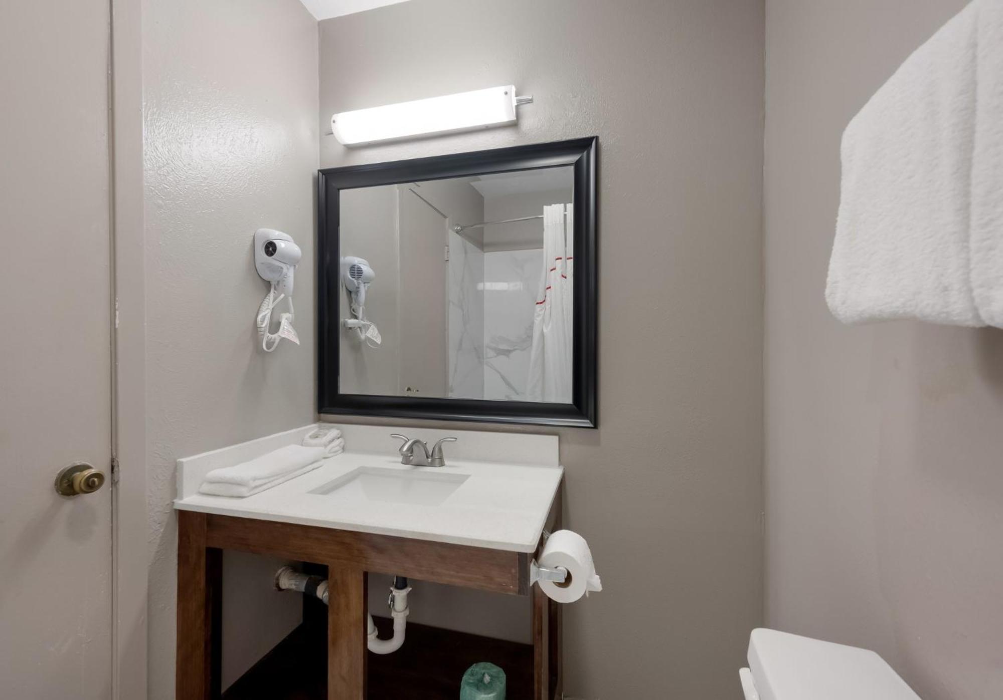 Red Roof Inn Madisonville ภายนอก รูปภาพ