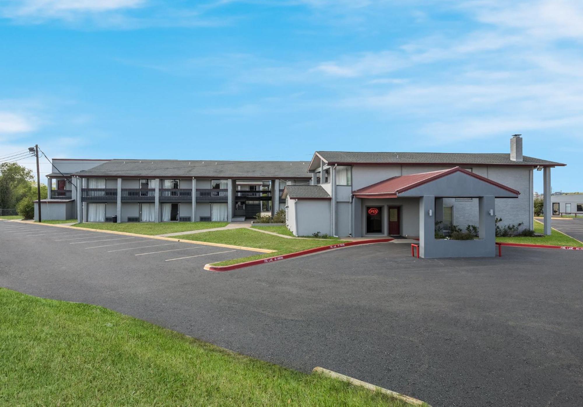 Red Roof Inn Madisonville ภายนอก รูปภาพ