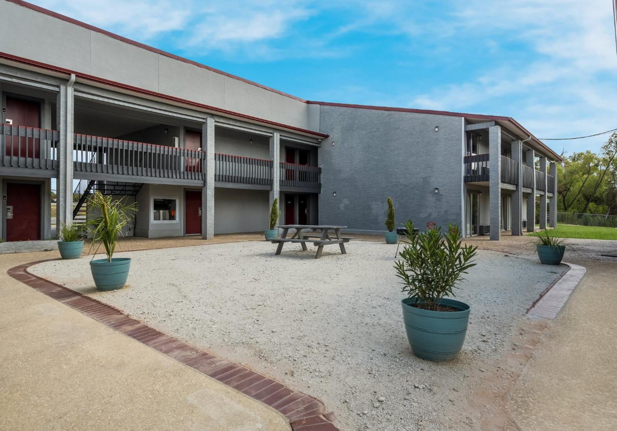 Red Roof Inn Madisonville ภายนอก รูปภาพ