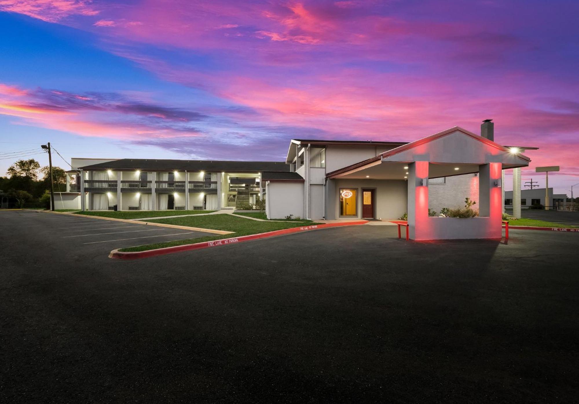 Red Roof Inn Madisonville ภายนอก รูปภาพ